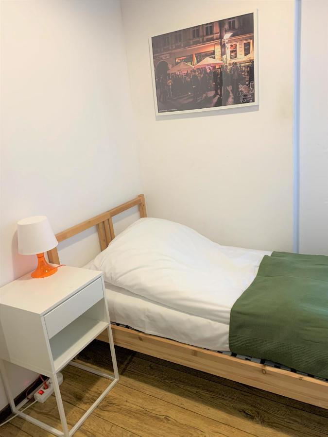 Hostel Stonewall - Self Check In Poznan Exterior photo